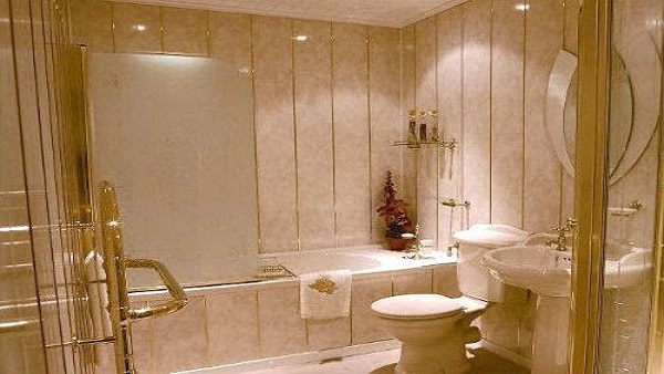 Отделка туалета пластиковыми панелями