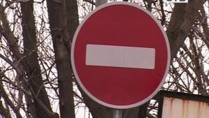 В Украине разрешили проезжать под 