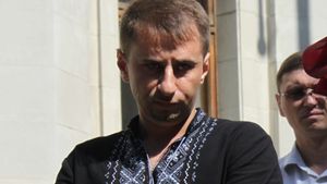 Перед толпой власть беспомощна