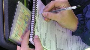 Водій більше доби відмовлявся виплатити штраф