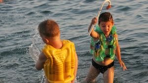 Дети нашли бомбу в Азовском море