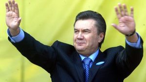 Янукович поздравил украинцев с годовщиной референдума