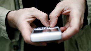 Набор sms при ходьбе отрицательно влияет на здоровье человека