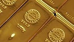 В Японии продают 10-килограммовый календарь из чистого золота