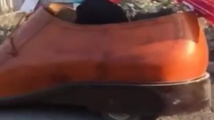 У Китаї з'явився черевик-автомобіль