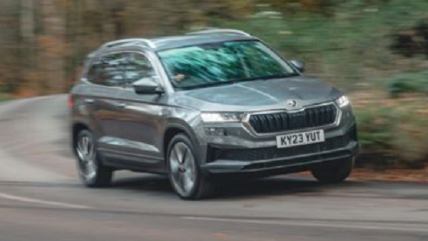 Škoda готовится представить обновленный Karoq: кроссовер с возможностью гибридной версии