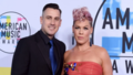 Американская певица Pink резко отреагировала на предположения о разводе с Кэри Гартом