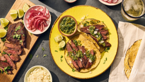 Когда лучше ужинать — оптимальное время для здорового пищеварения.