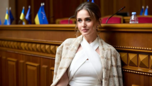 Верховная Рада досрочно прекратила депутатские полномочия Дарьи Володиной