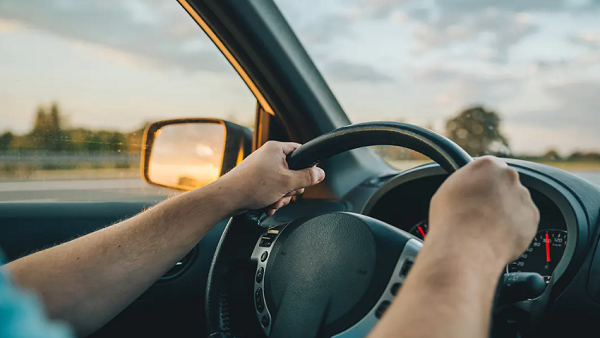 П'ять незвичних автомобільних рішень, які не знайшли свого місця