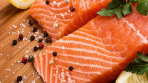 Лосось – идеальный продукт для желающих увеличить мышечную массу.