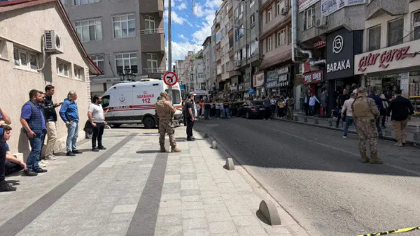 В Турции во время вооруженного столкновения погибли двое полицейских.