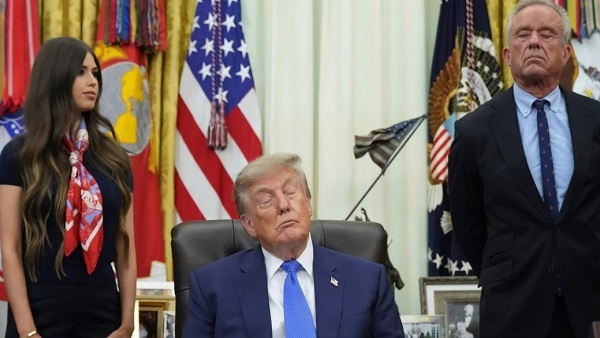 Чи будять Трампа за допомогою кнопки-шокера?